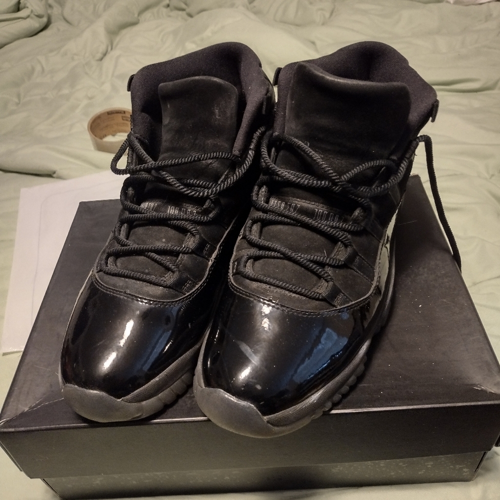 Jordan 11 cap an gown